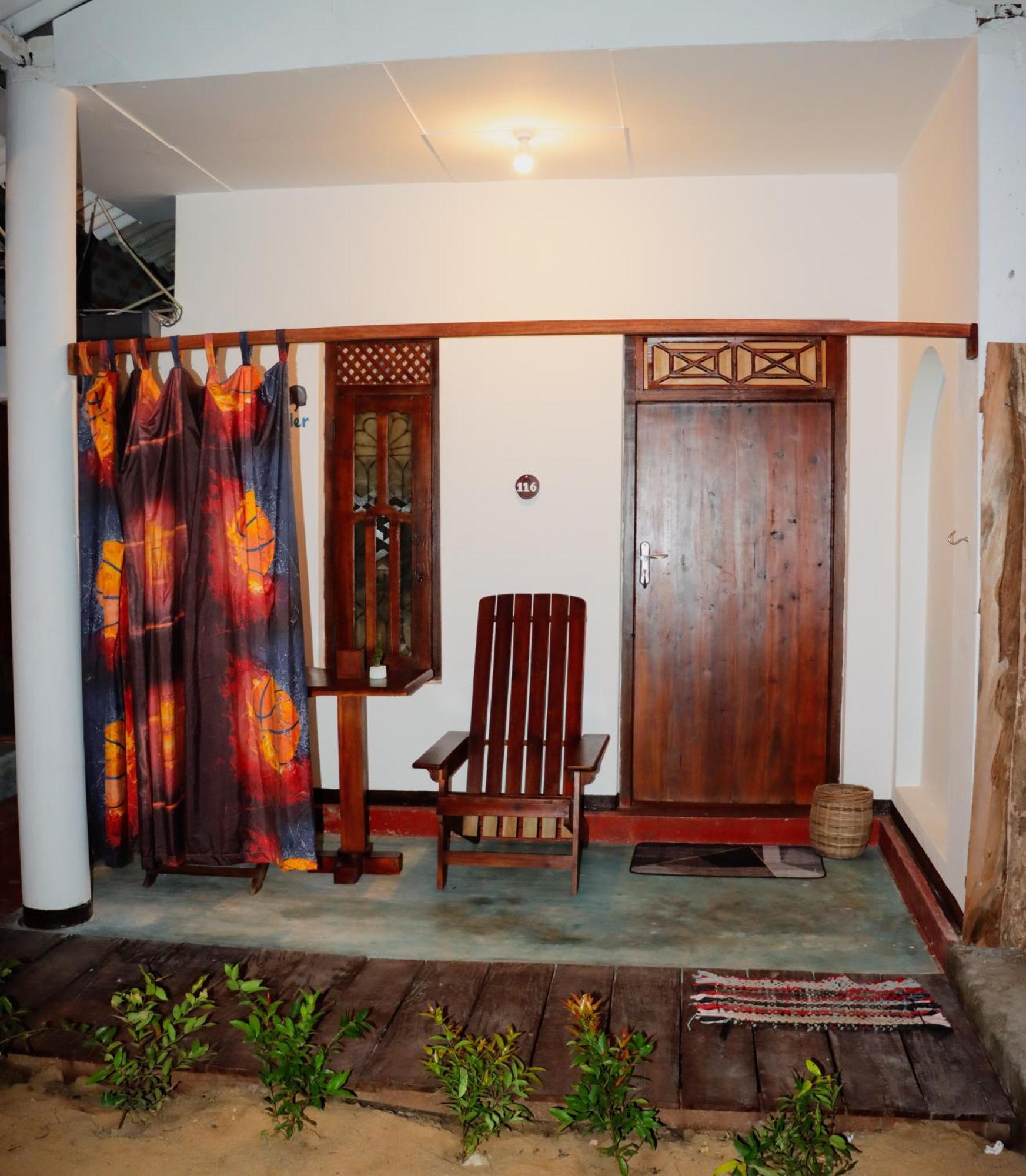 Surfers Park Arugambay Bed & Breakfast Arugam Bay Exterior foto